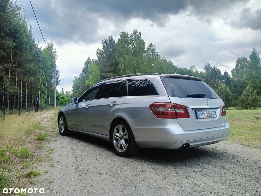 Mercedes-Benz Klasa E 200 BlueEFFICIENCY 7G-TRONIC Elegance - 13