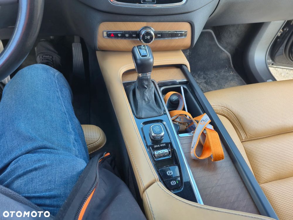 Volvo XC 90 - 6