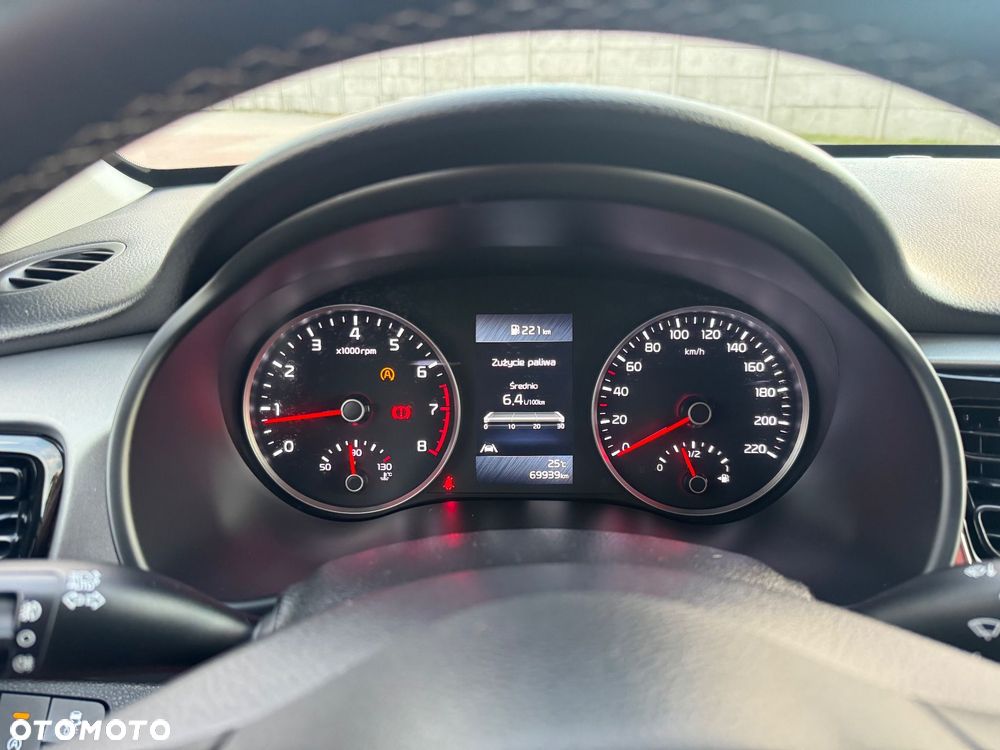 Kia Rio 1.2 L - 8