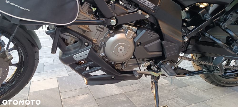 Suzuki V-STROM - 10