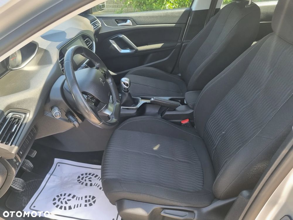 Peugeot 308 125 THP Active - 17