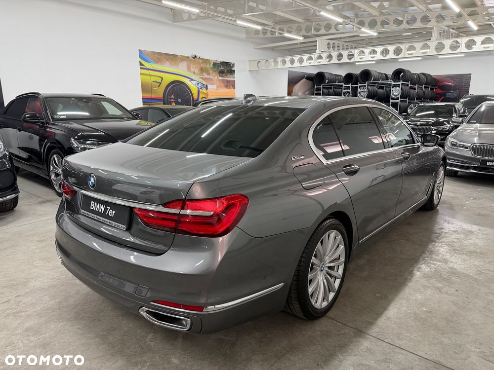 BMW Seria 7 - 8