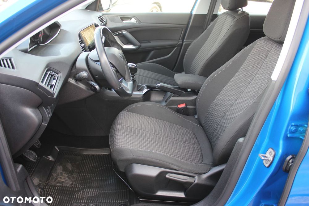 Peugeot 308 1.2 PureTech Active Pack S&S - 17