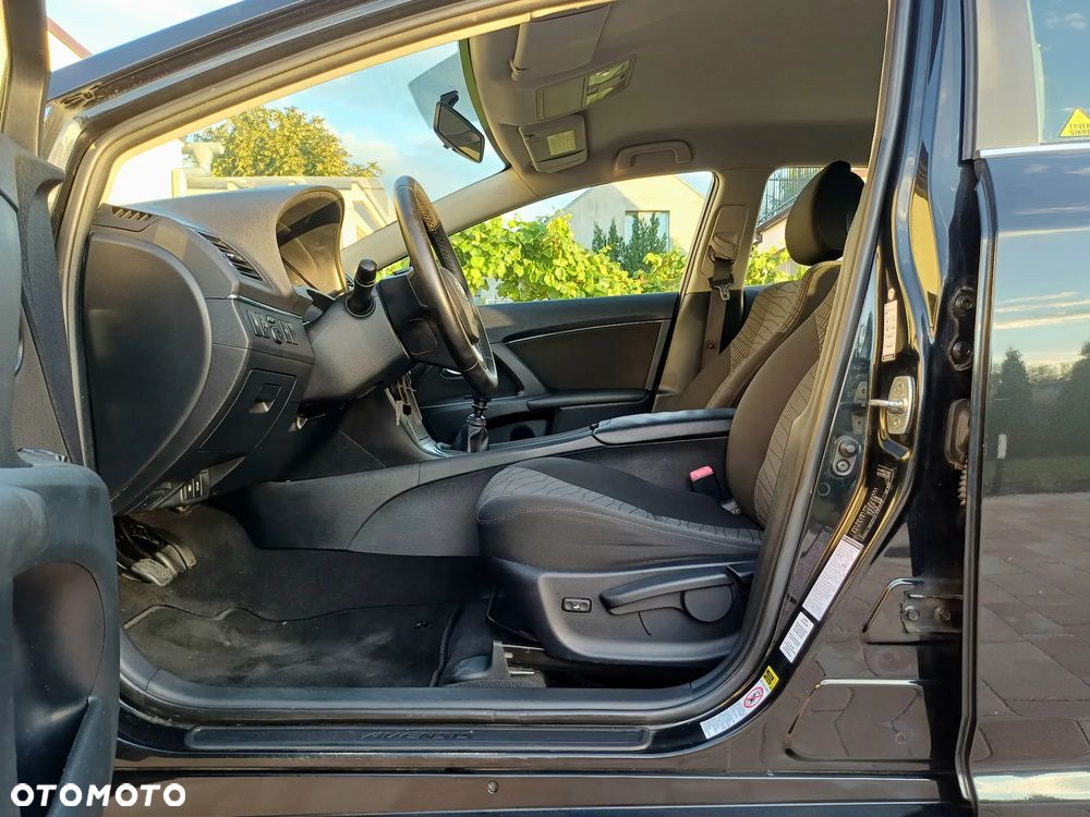 Toyota Avensis 1.8 Sol NAVI - 10