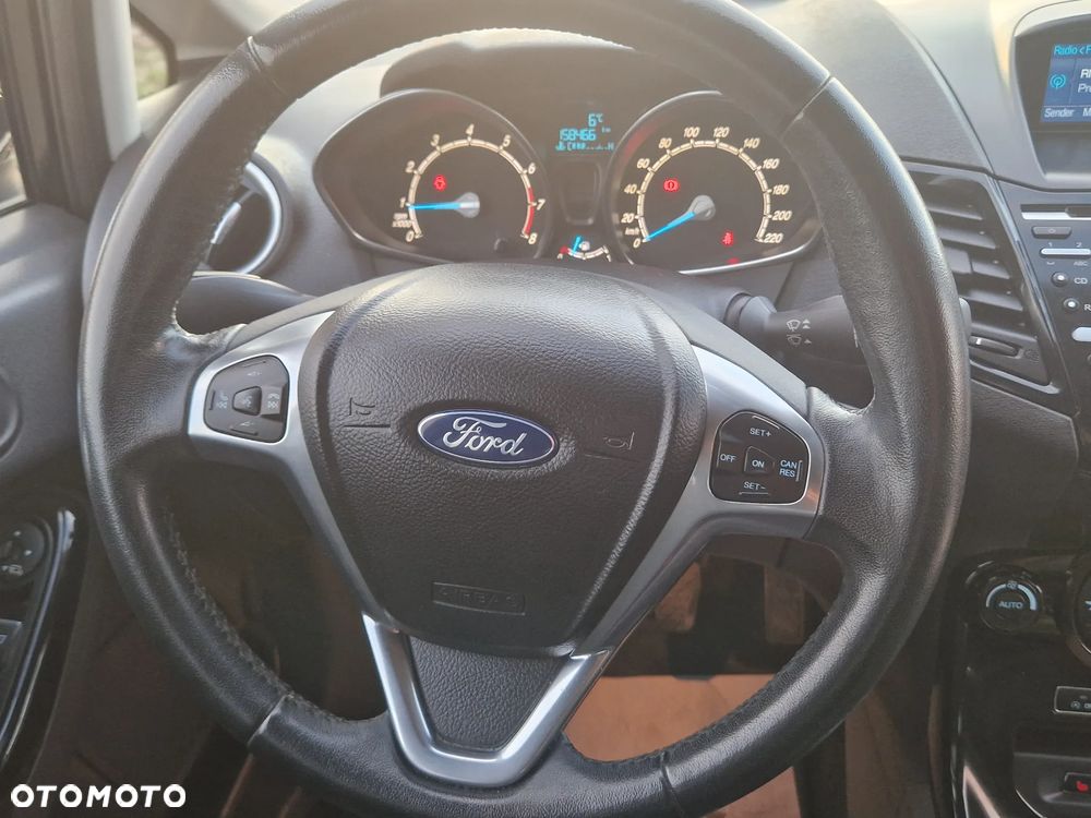 Ford Fiesta 1.0 EcoBoost Titanium - 25