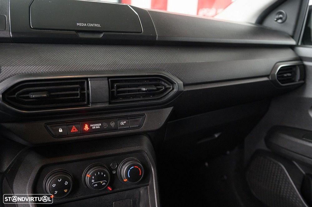 Dacia Sandero SCe 65 Essential - 36