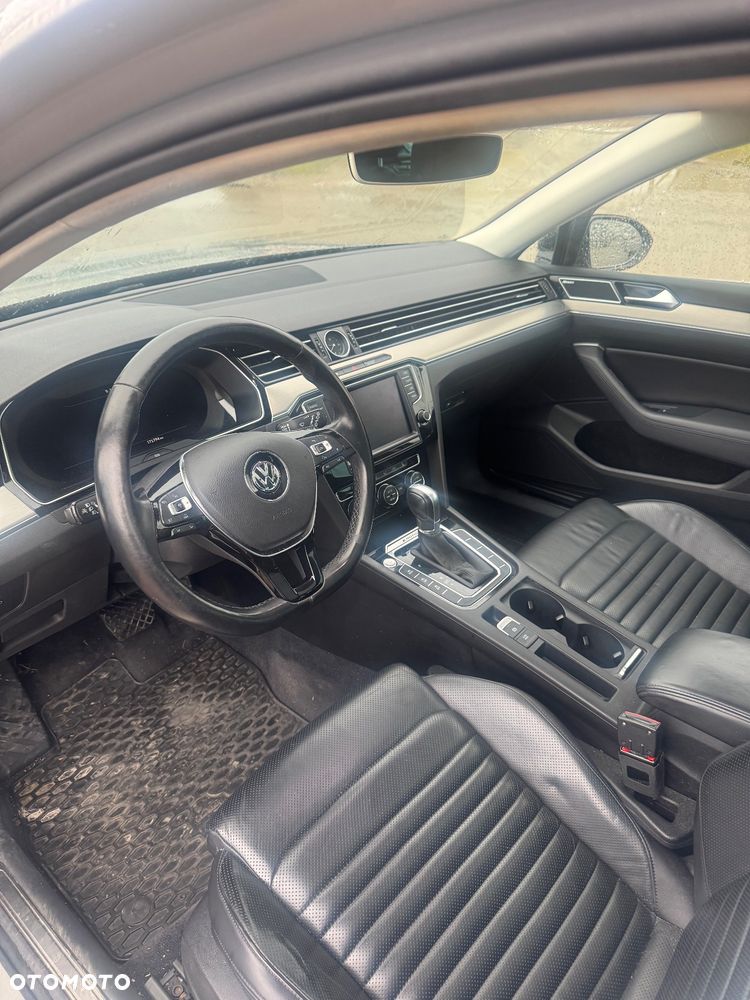 Volkswagen Passat - 5