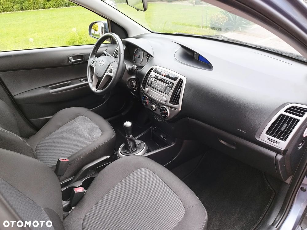 Hyundai i20 - 12