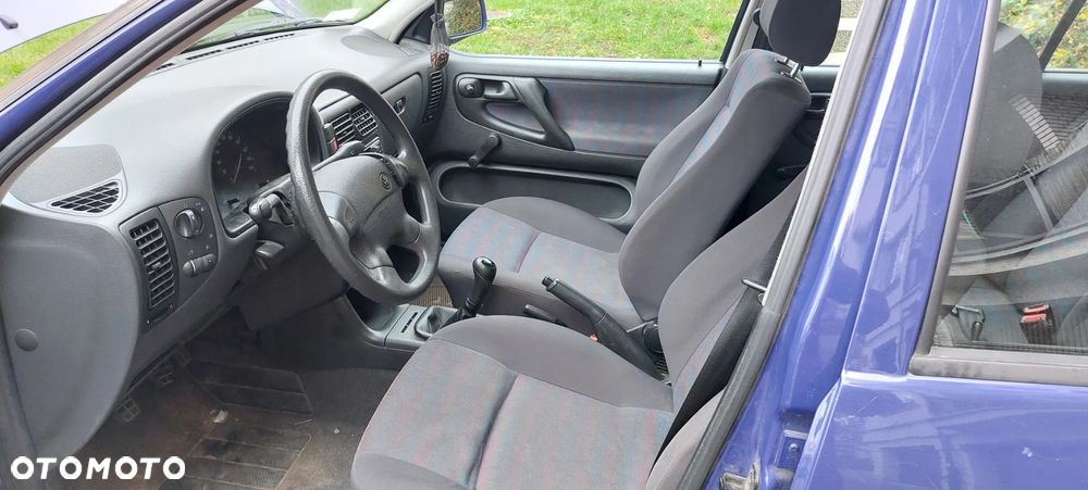 Volkswagen Polo 50 - 5