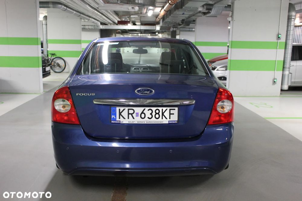 Ford Focus 2.0 Ghia - 6
