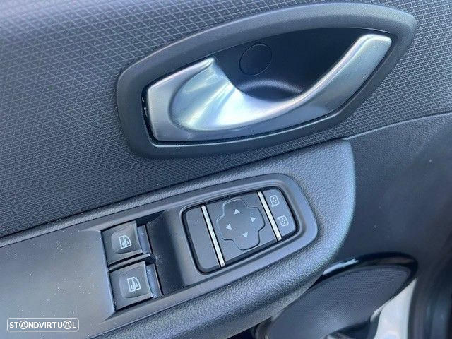 Renault Clio Sport Tourer 0.9 TCe Limited Edition - 9