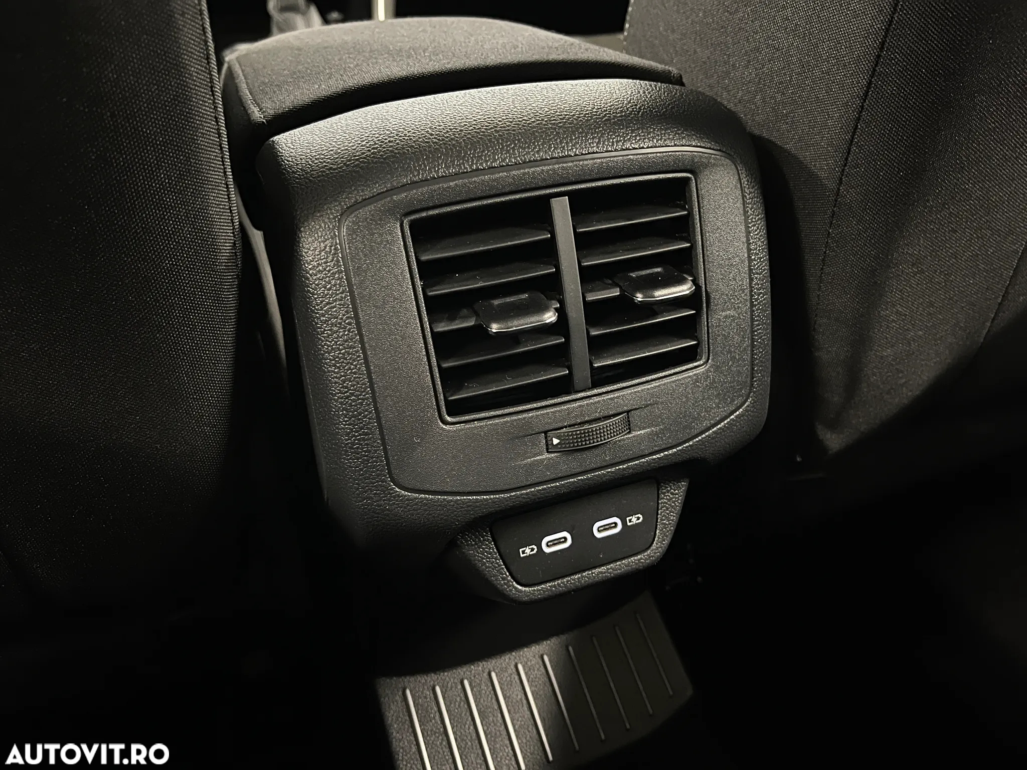 Volkswagen T-ROC 2.0 TDI DSG Style - 27