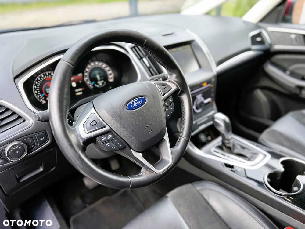 Ford S-Max - 17