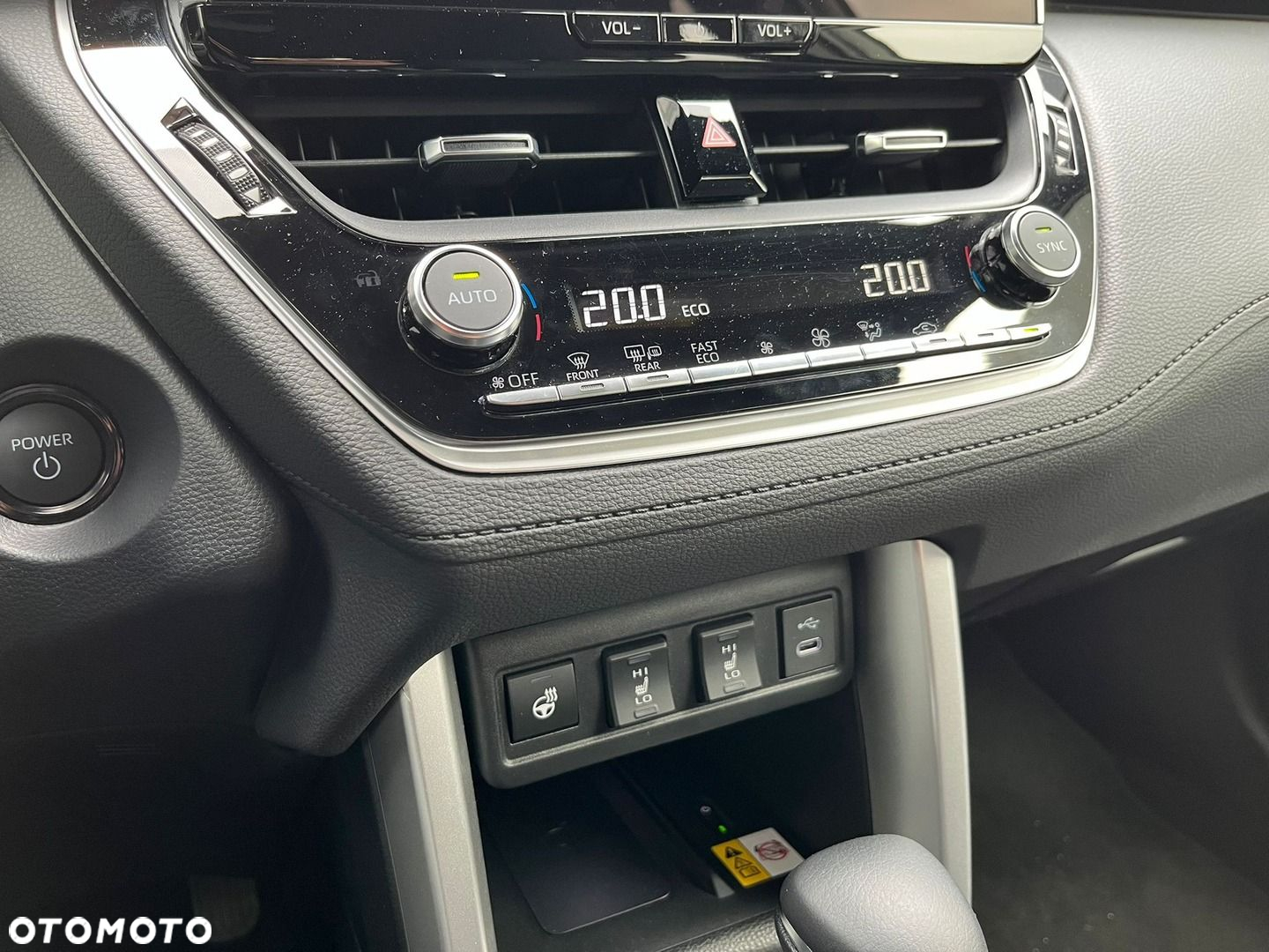 Toyota Corolla Cross - 22