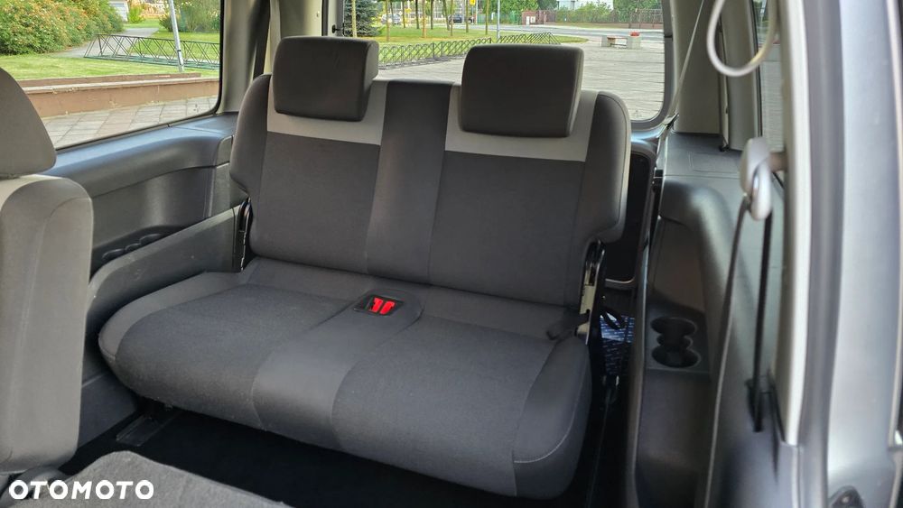 Volkswagen Caddy - 27