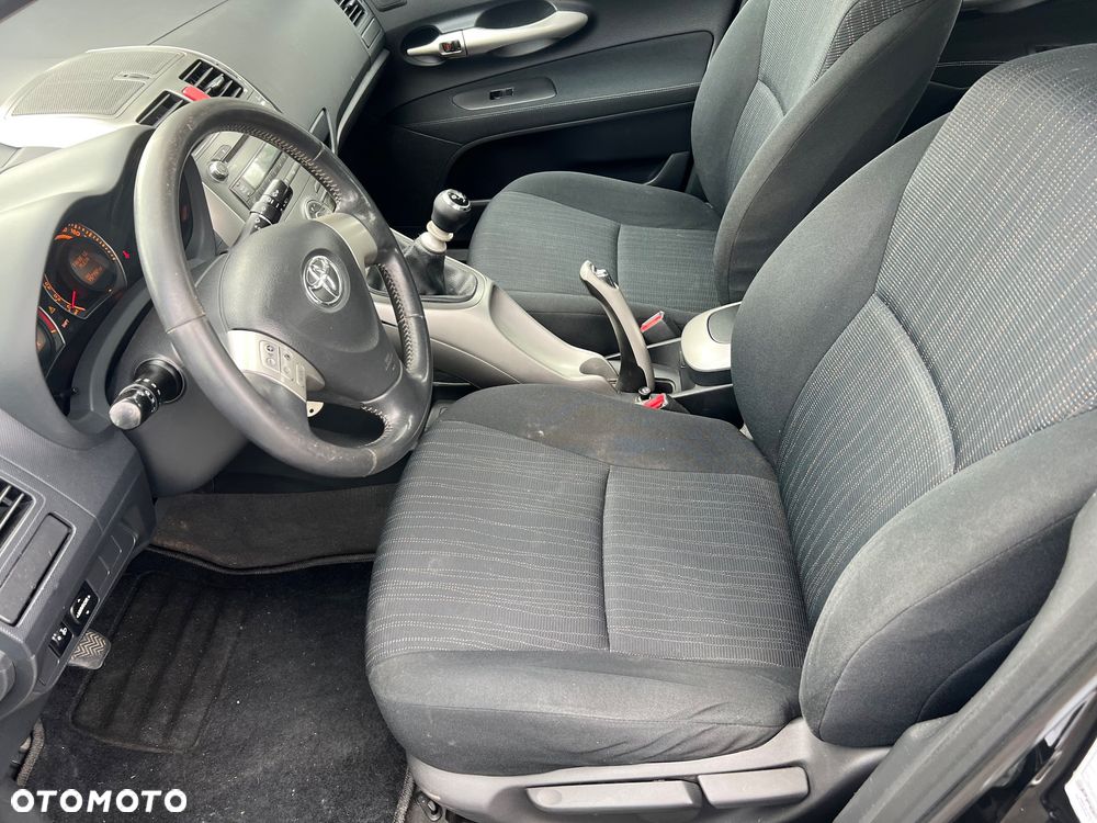 Toyota Auris 1.4 D-4D 2010 - 14