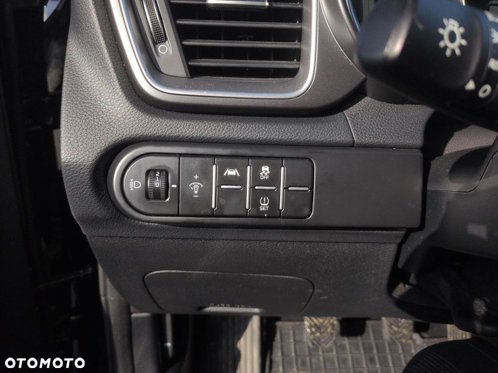 Kia Ceed 1.5 T-GDI M - 11