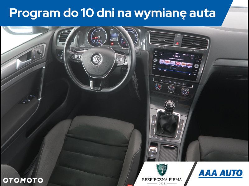 Volkswagen Golf - 8