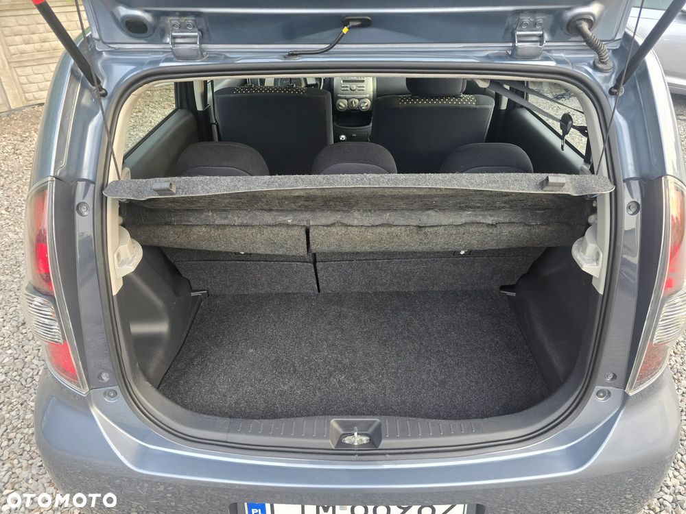 Daihatsu Sirion - 16