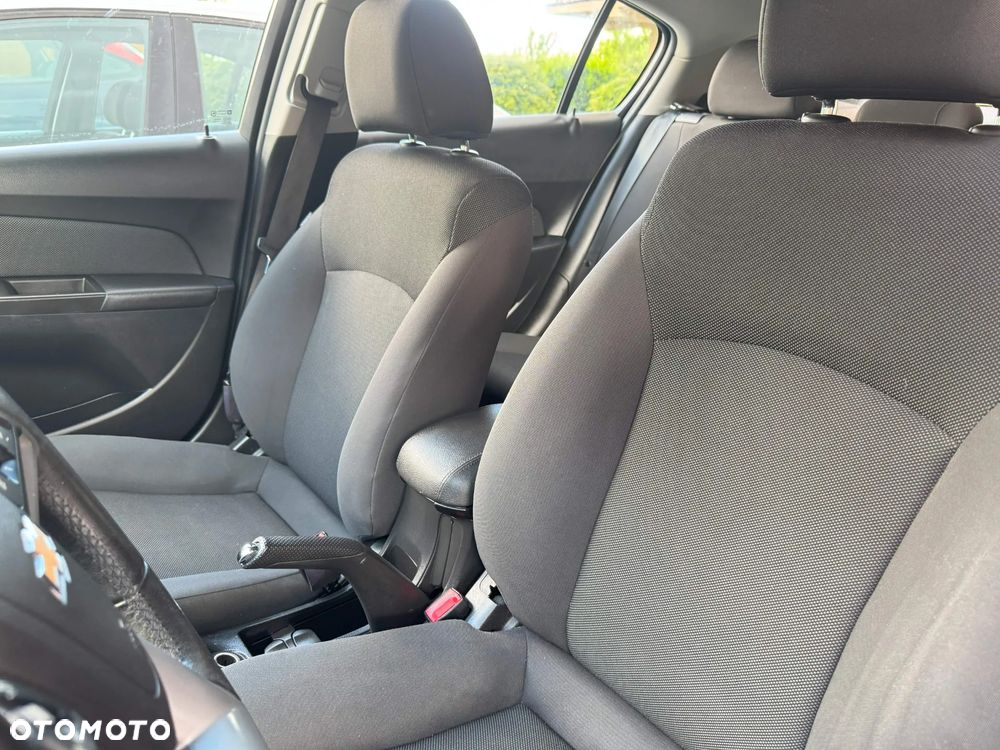 Chevrolet Cruze 1.8 LT - 12
