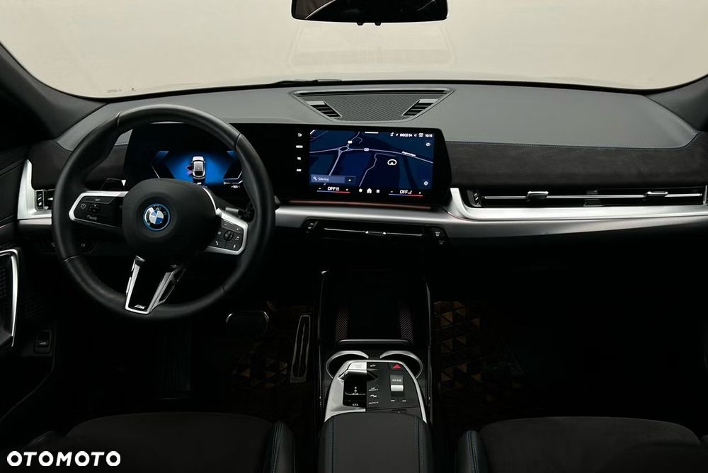 BMW iX2 xDrive30 66.5kWh - 8