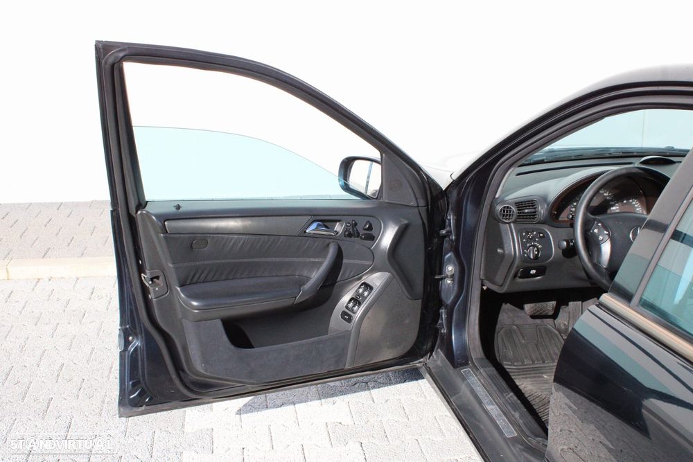 Mercedes-Benz C 240 Avantgarde 4-Matic - 10