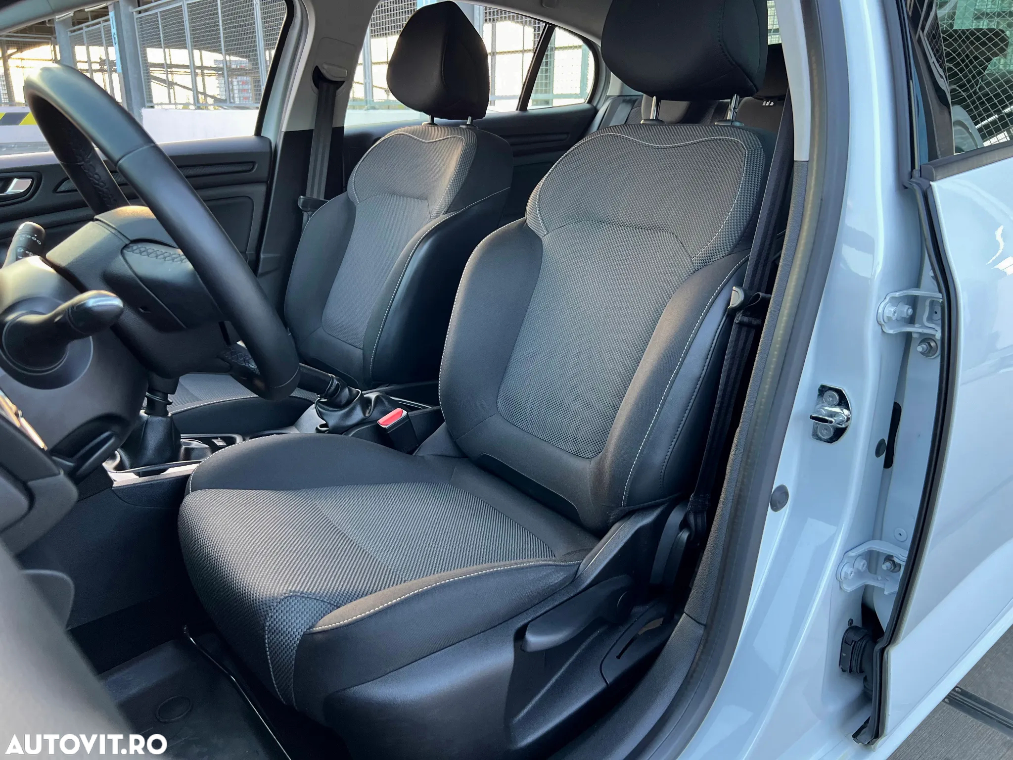 Renault Megane TCe 140 GPF Zen - 10