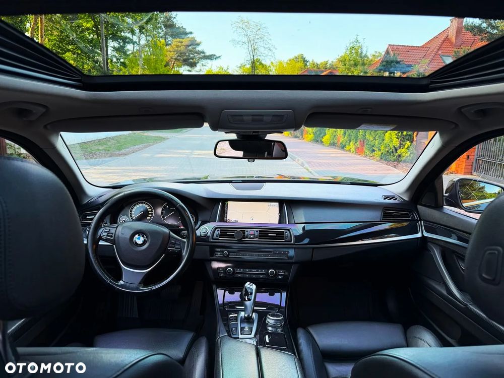 BMW Seria 5 520d xDrive - 16
