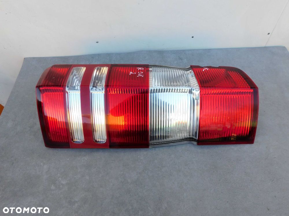 Mercedes Sprinter 906 lampa PRAWA tył pasażera 06-17r Oryginał
