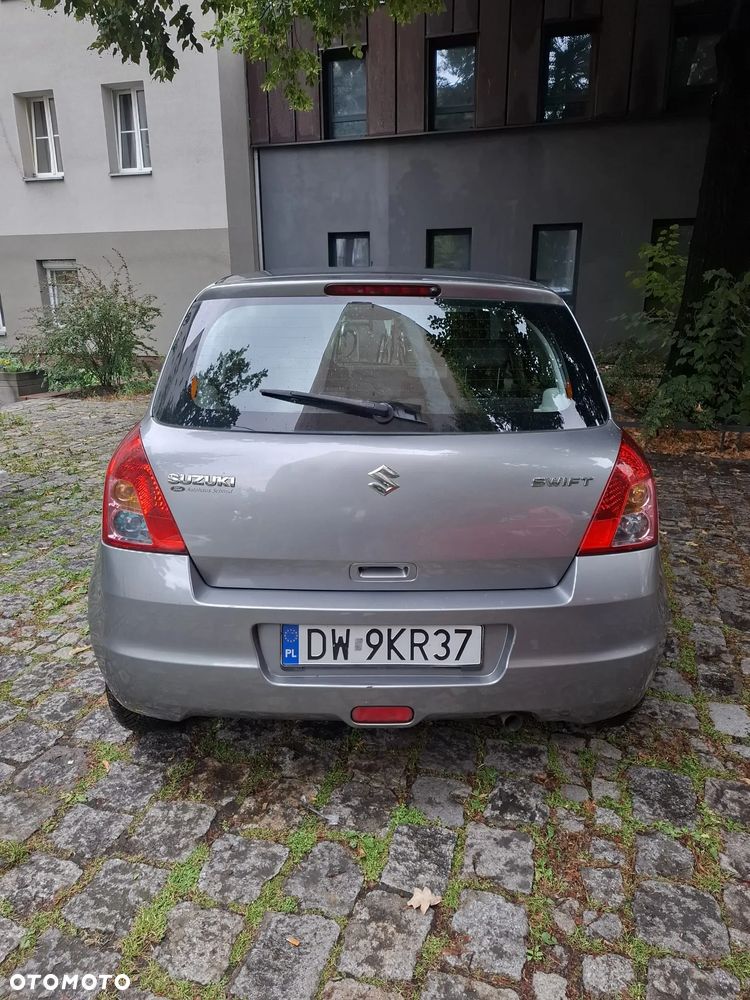 Suzuki Swift - 8