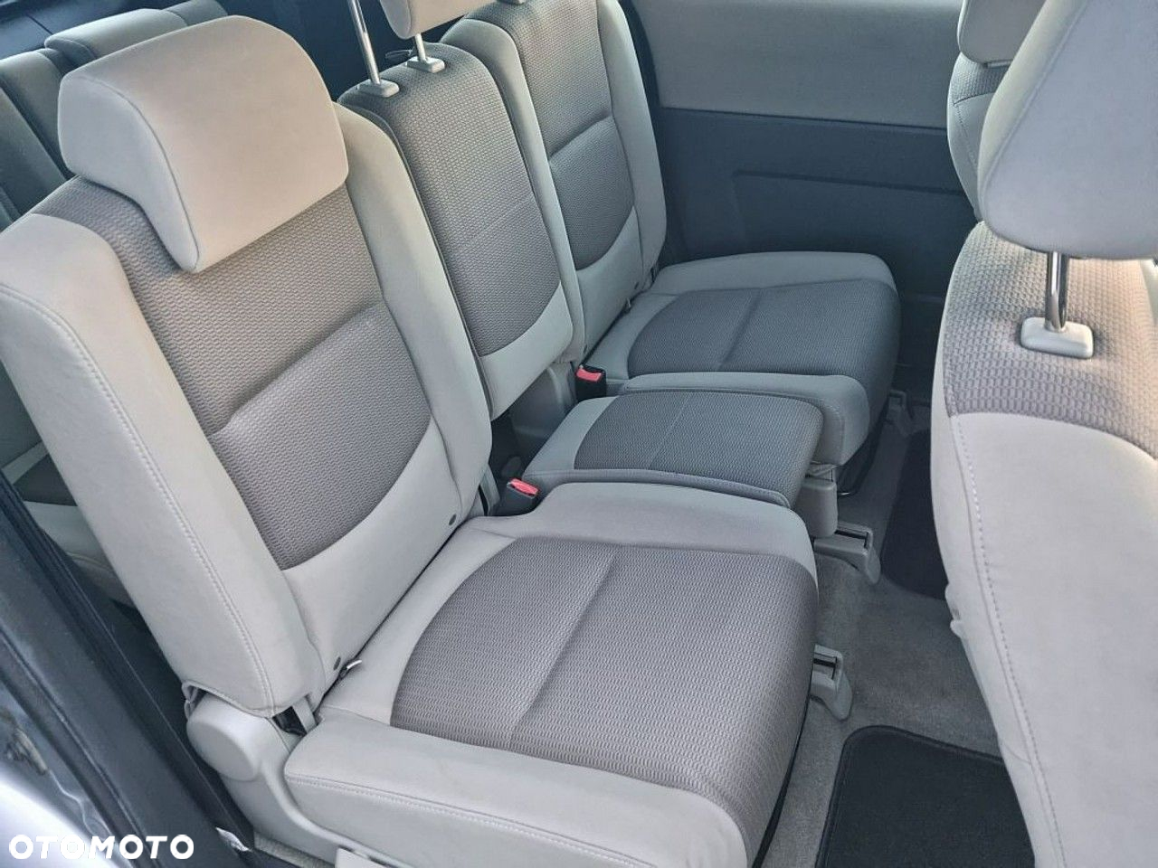 Mazda 5 - 13