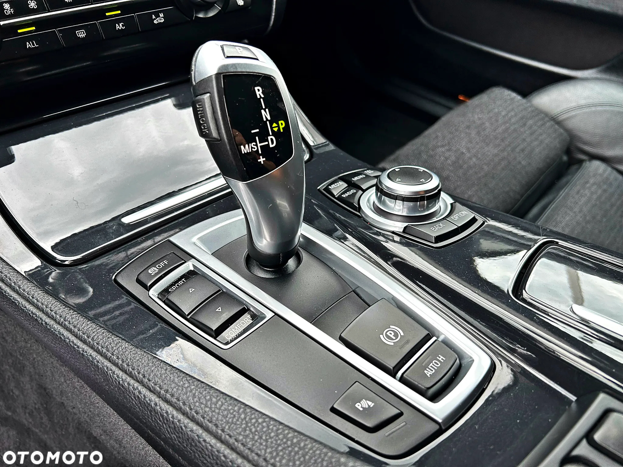 BMW Seria 5 520d Touring Luxury Line - 35
