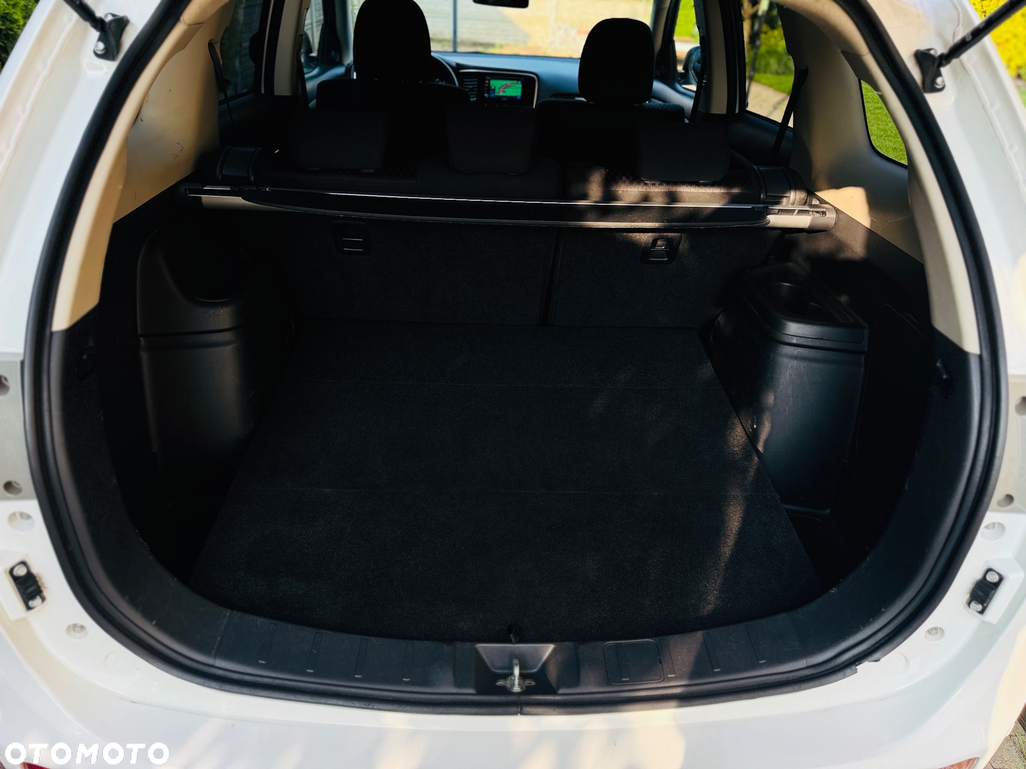 Mitsubishi Outlander 2.0 Intense + Navi 4WD CVT - 14