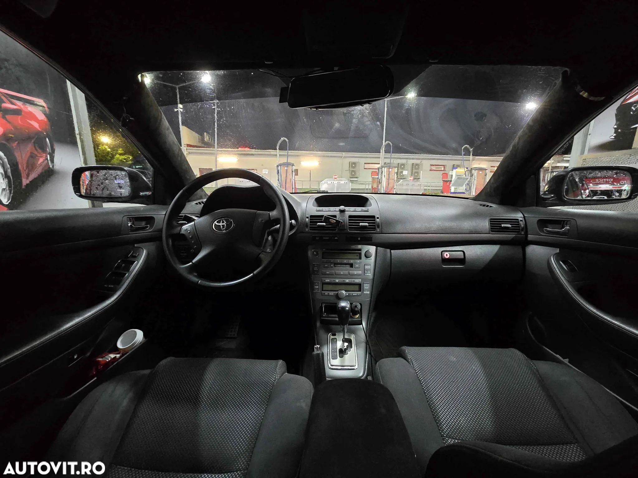 Toyota Avensis 1.8 Sdn. Aut Sol - 2