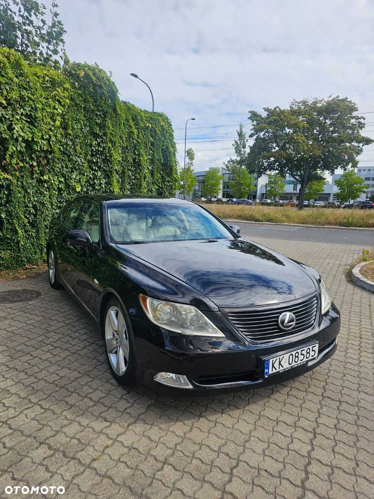 Lexus LS 460 Dynamic Line + Impression Line - 18