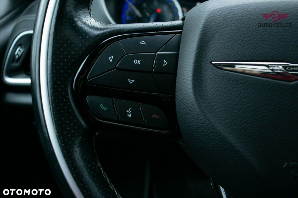 Chrysler Pacifica - 15