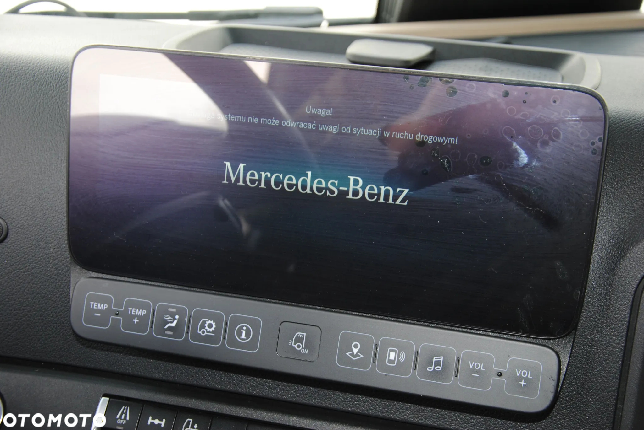 Mercedes-Benz Actros 1845, BigSpace, Pulpit multimedialny - 9