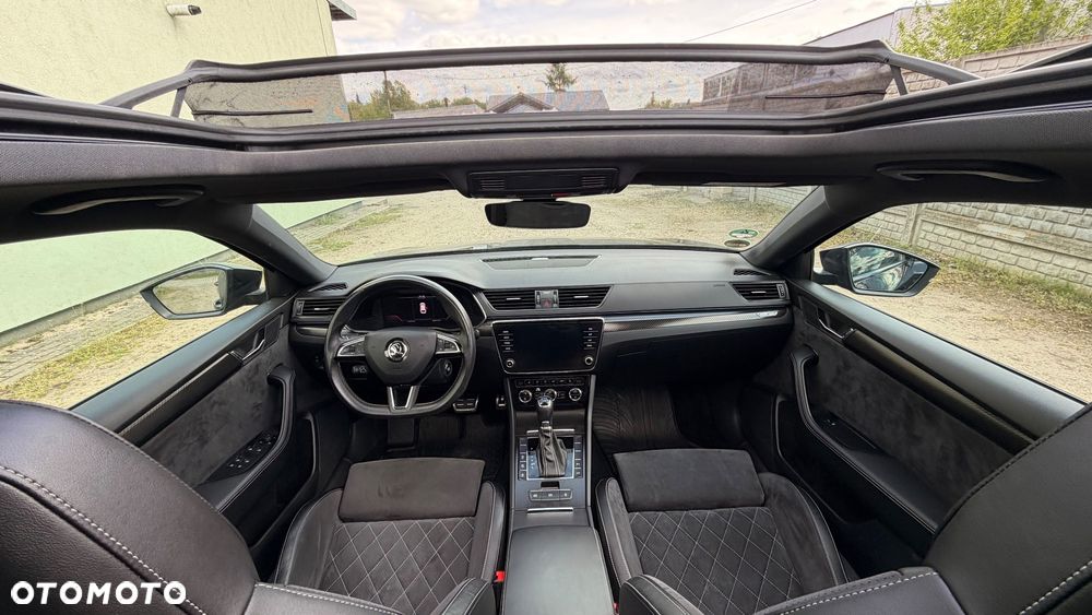 Skoda Superb 2.0 TDI DSG Sportline - 29