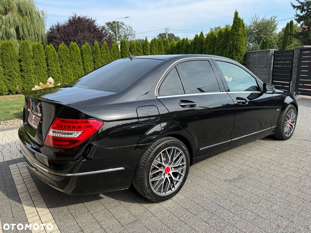 Mercedes-Benz Klasa C 180 CGI BlueEFFICIENCY Avantgarde - 11