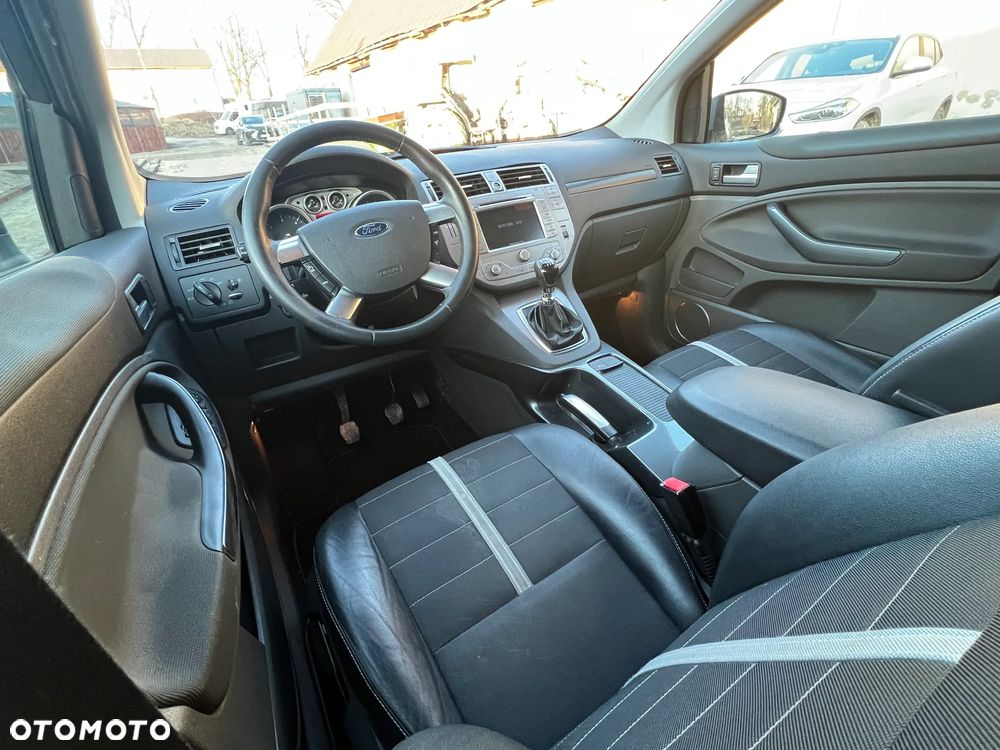 Ford Kuga 2.0 TDCi Titanium - 8