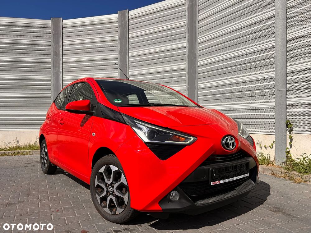 Toyota Aygo x.shift x-play connect - 2
