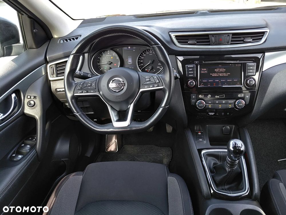 Nissan Qashqai 1.3 DIG-T SHIRO - 24
