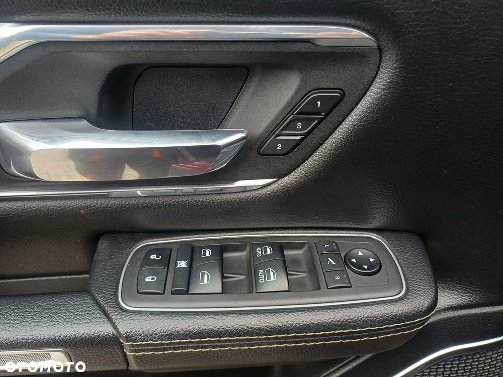 Dodge RAM 5.7 4x4 - 24