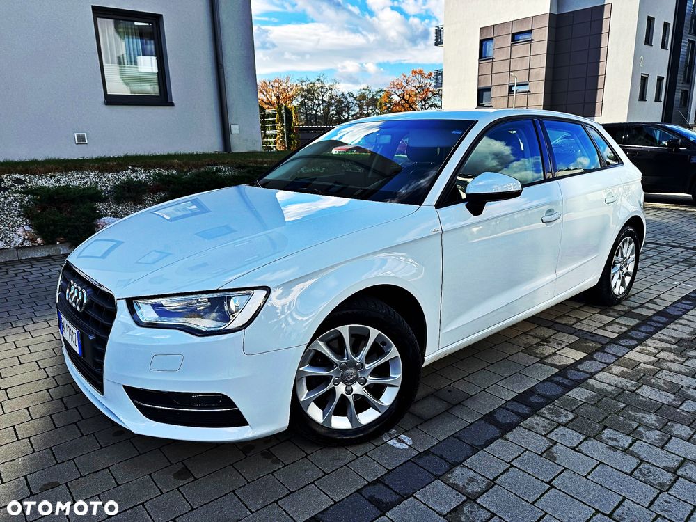 Audi A3 Sportback 1.6 TDI (clean diesel) S tronic Attraction - 2