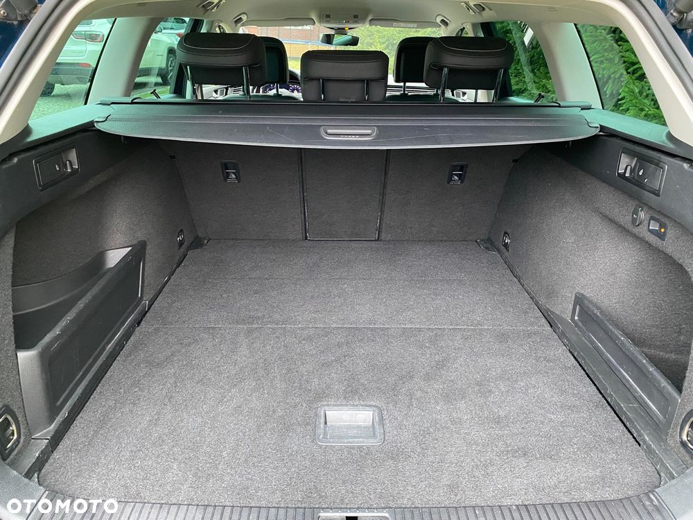 Volkswagen Passat Variant - 21
