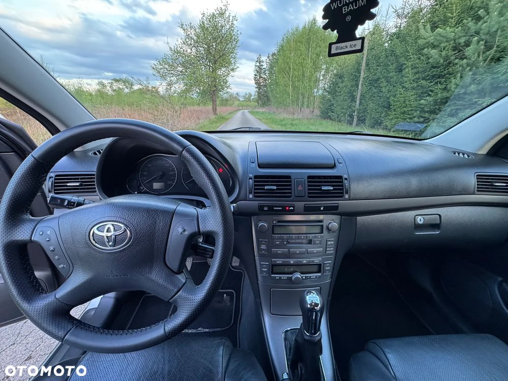 Toyota Avensis 2.0 D-4D Executive - 10