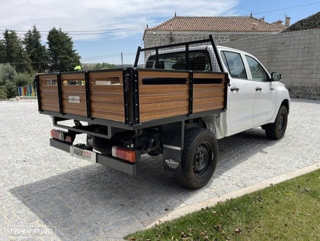 Toyota Hilux 2.4 D-4D 4WD CD CM - 11