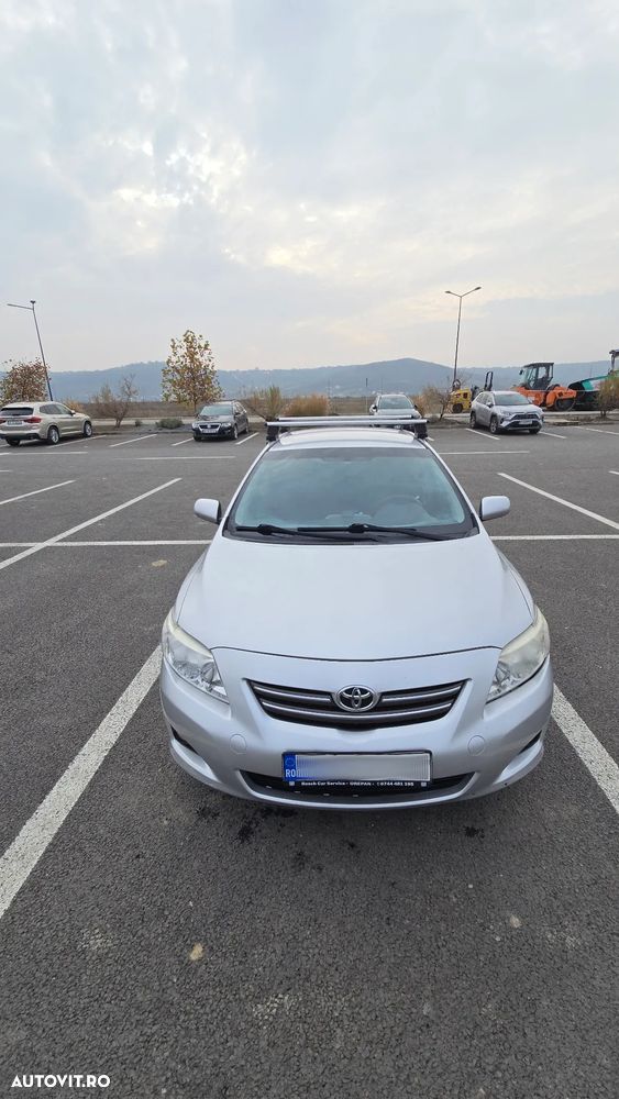 Toyota Corolla 1.6 Sdn. Luna - 1