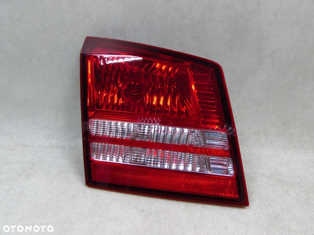 DODGE JOURNEY FREEMONT 08-10 LAMPA TYL LEWA 04806369AB - 1