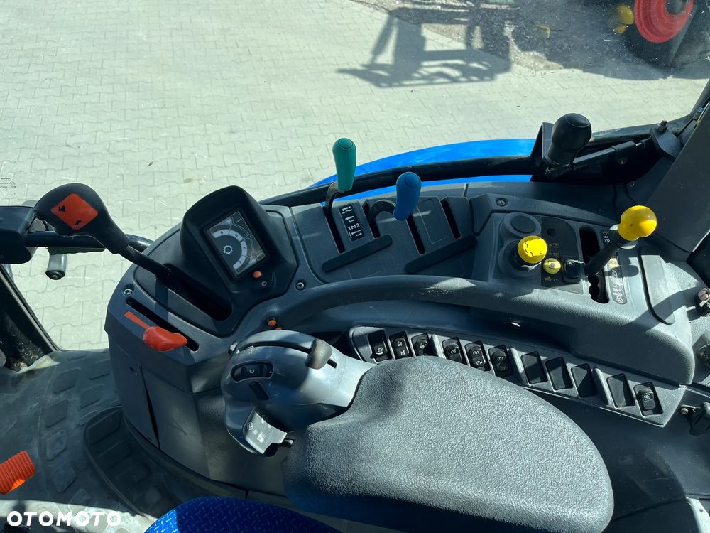 New Holland TS 110A - 17